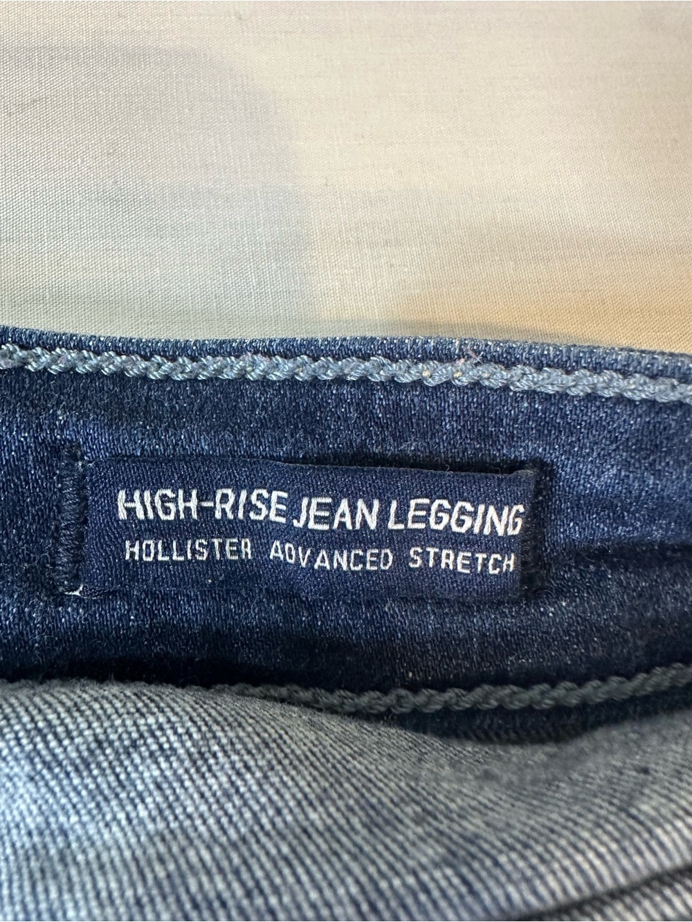 Hollister High-Rise Jeggings in Dark Indigo with Distressing - Picture 5 of 6